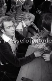 02.10.77 Autogrammstunde Firma Leonberger Hoene&szlig; Br&uuml;der