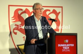 06.02.25 VfB Stuttgart Dunkelroter Tisch