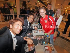 VfB Stuttgart Autogrammstunde Breuninger