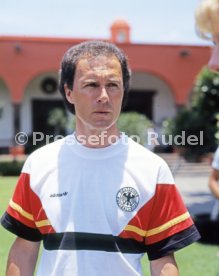07.06.86 DFB Quartier Galindo