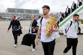 25.05.25 VfB Stuttgart Ankunft Flughafen Stuttgart aus Berlin DFB-Pokal Sieg