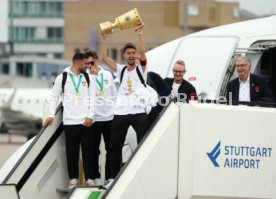 25.05.25 VfB Stuttgart Ankunft Flughafen Stuttgart aus Berlin DFB-Pokal Sieg