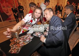 VfB Stuttgart Autogrammstunde Breuninger