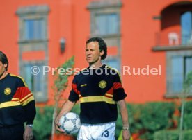 01.06.86 DFB Training Galindo