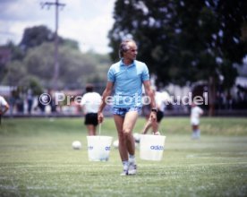 05.06.86 DFB Training Galindo