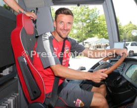 VfB Stuttgart Vorstellung Neuer Mannschaftsbus