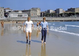 19.06.82 WM 1982 DFB Spieler am Strand