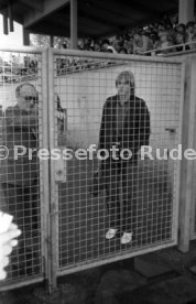 17.05.81 Ankunft DFB Nationalspieler Schlosshotel Monrepos Ludwigsburg