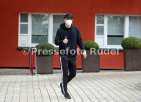 12.05.21 VfB Stuttgart Ankunft Spieler Quarant&auml;ne Trainingslager Wald-Hotel Stuttgart