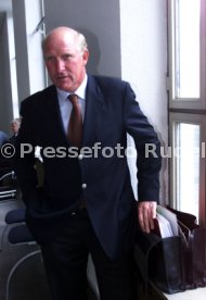 20.05.03 VfB Stuttgart Verhandlung R&uuml;ssmann