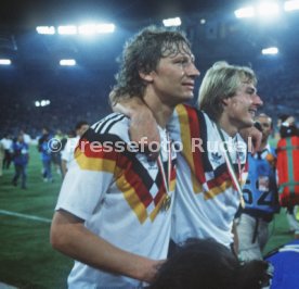 Buchwald/Klinsi im Nationaltrikot S.156 6 cm