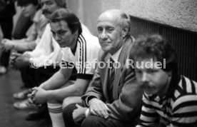 23.02.83 Fussball Prominentenspiel