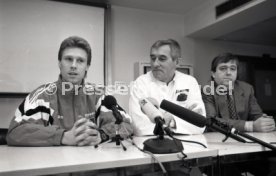 22.01.94 Pressekonferenz Oliver M&ouml;ller Hamburger SV nach Attenat in Stuttgart