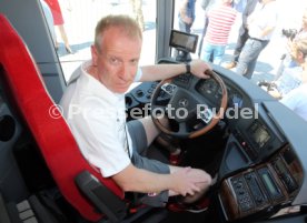 VfB Stuttgart Vorstellung Neuer Mannschaftsbus