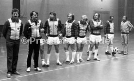 23.02.83 Fussball Prominentenspiel