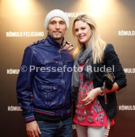 09.03.10 Romulo Feliciano Fashion