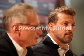 VfB Stuttgart PK Vorstellung Trainer Weinzierl