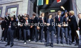 26.05.1984 VfB Stuttgart Meisterschaft 1984 Empfang Rathaus