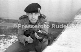 05.12.83 Stuttgarter Kickers J&uuml;rgen Klinsmann Bundeswehr