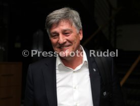 VfB Stuttgart Ankunft Flughafen Stuttgart Ausw&auml;rtsspiel Wolfsburg