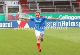 Fu&szlig;ball  2.Bundesliga Holstein Kiel vs. VfB Stuttgart