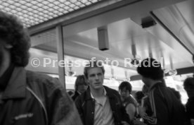 17.05.81 Ankunft DFB Nationalspieler Schlosshotel Monrepos Ludwigsburg