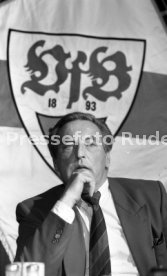 16.01.90 VfB Stuttgart PK Vorstellung Manager Hoene&szlig;