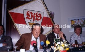 16.01.90 VfB Stuttgart PK Vorstellung Manager Hoene&szlig;