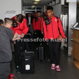 VfB Stuttgart Ankunft Flughafen Stuttgart Ausw&auml;rtsspiel Wolfsburg