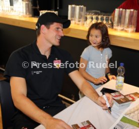 VfB Stuttgart Fritzle Club Autogrammstunde