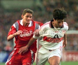 VfB Stuttgart-1.FC Kaiserslautern 0:1 li. Andreas Buck re. Murat Yakin Foto Rudel