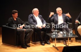 Podiumsdiskussion Stuttgart Liederhalle Wolfgang Dietrich, Mario Gomez, Uli Hoene&szlig;