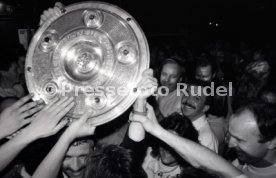 16.05.1992 VfB Stuttgart Meisterschaft Empfang Flughafen