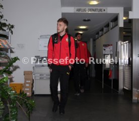 VfB Stuttgart Ankunft Flughafen Stuttgart Ausw&auml;rtsspiel Wolfsburg