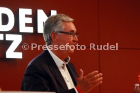 27.08.25 VfB Stuttgart Dunkelroter Tisch Spezial