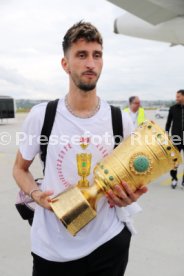 25.05.25 VfB Stuttgart Ankunft Flughafen Stuttgart aus Berlin DFB-Pokal Sieg