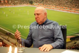 14.12.23 VfB Stuttgart Sebastian und Dieter Hoene&szlig;