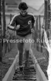 09.05.78 VfB Stuttgart Hansi M&uuml;ller Training Weinberge