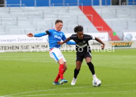 Fu&szlig;ball  2.Bundesliga Holstein Kiel vs. VfB Stuttgart