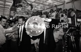 16.05.1992 VfB Stuttgart Meisterschaft Empfang Flughafen