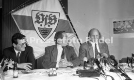 16.01.90 VfB Stuttgart PK Vorstellung Manager Hoene&szlig;