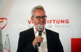 26.07.23 VfB Stuttgart PK Stiftung Brustring der Herzen