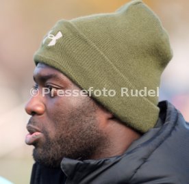 Fussball Amateure Hans Sarpei - Das T steht f&uuml;r Coach