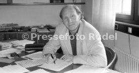 02.04.90 VfB Stuttgart Dieter Hoene&szlig;