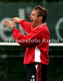 VfB Stuttgart Training Ralf Rangnick Foto Rudel