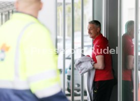 VfB Stuttgart Abflug Kurztrainingslager Mallorca am Flughafen Stuttgart