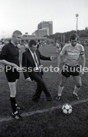 16.10.85 Vorstellung WM M&uuml;nzen 1986 und Prominentenspiel