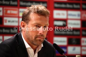 VfB Stuttgart PK Vorstellung Trainer Weinzierl