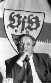 16.01.90 VfB Stuttgart PK Vorstellung Manager Hoene&szlig;