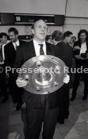 16.05.1992 VfB Stuttgart Meisterschaft Empfang Flughafen